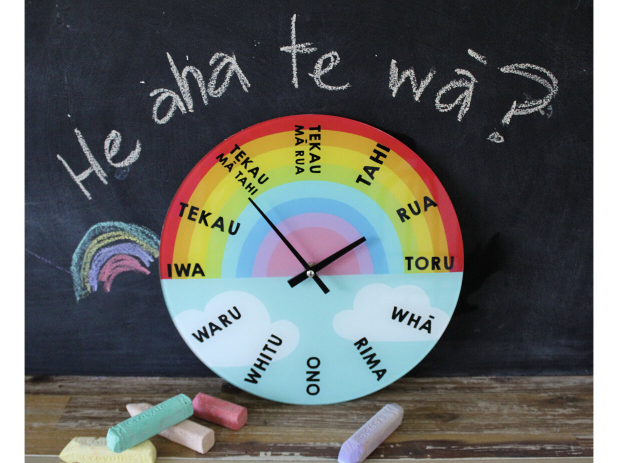 Moana Road - Rainbow Clock Te Reo
